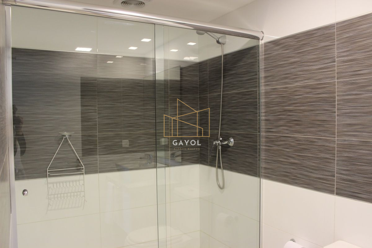 Apartamento ID.126 - ALQUILER EN ENERO EN TORRE ONE II, VISTA AL MAR, MUY BUENOS AMENITIES