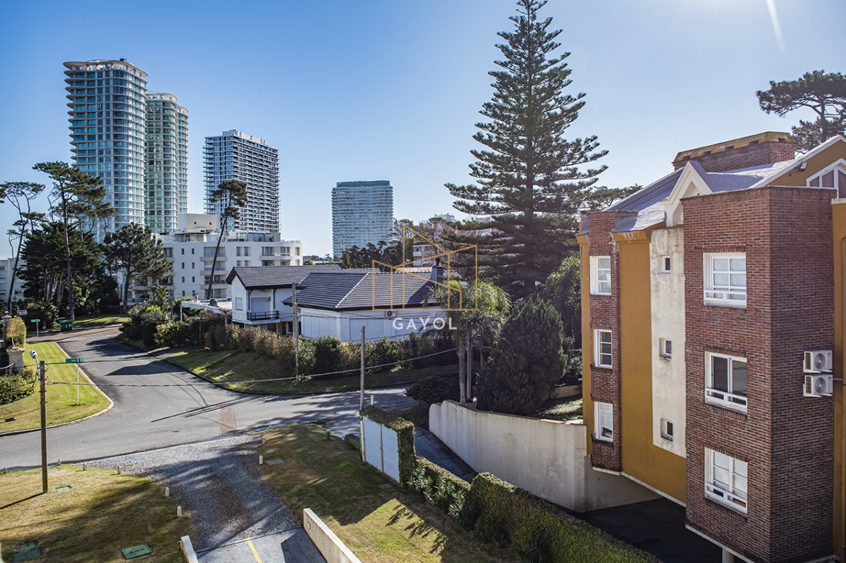 Apartamento ID.818 - Departamento de 2 dormitorios en venta proximo a Playa Mansa, Punta del Este