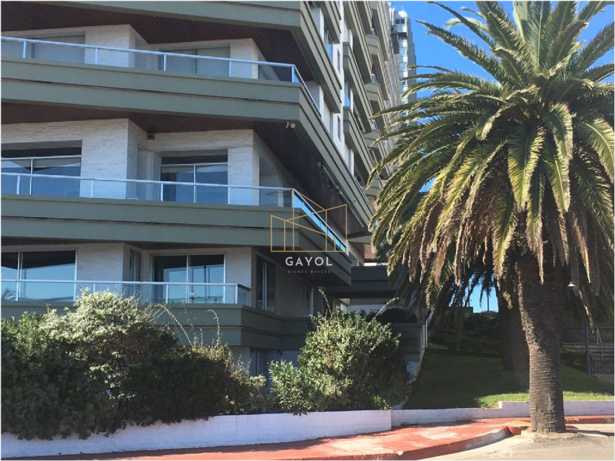 Apartamento ID.461 - Apartamento en venta de 2 dormitorios en Peninsula , Puerto , Punta del este 