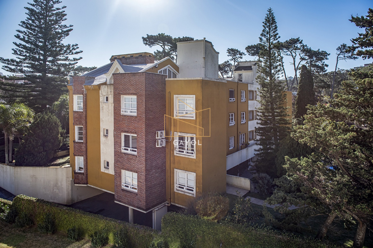 Apartamento ID.818 - Departamento de 2 dormitorios en venta proximo a Playa Mansa, Punta del Este
