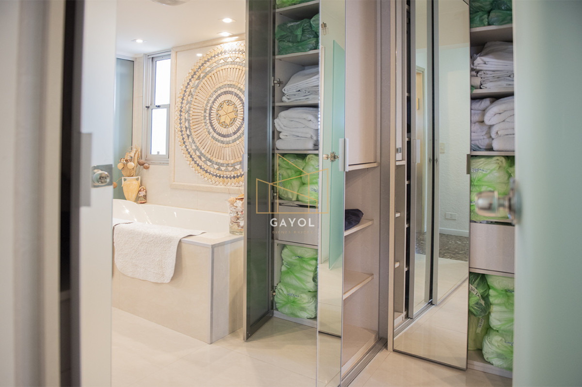 Apartamento ID.904 - Vende apartamento de 3 dormitorios en Mansa, Punta del Este.