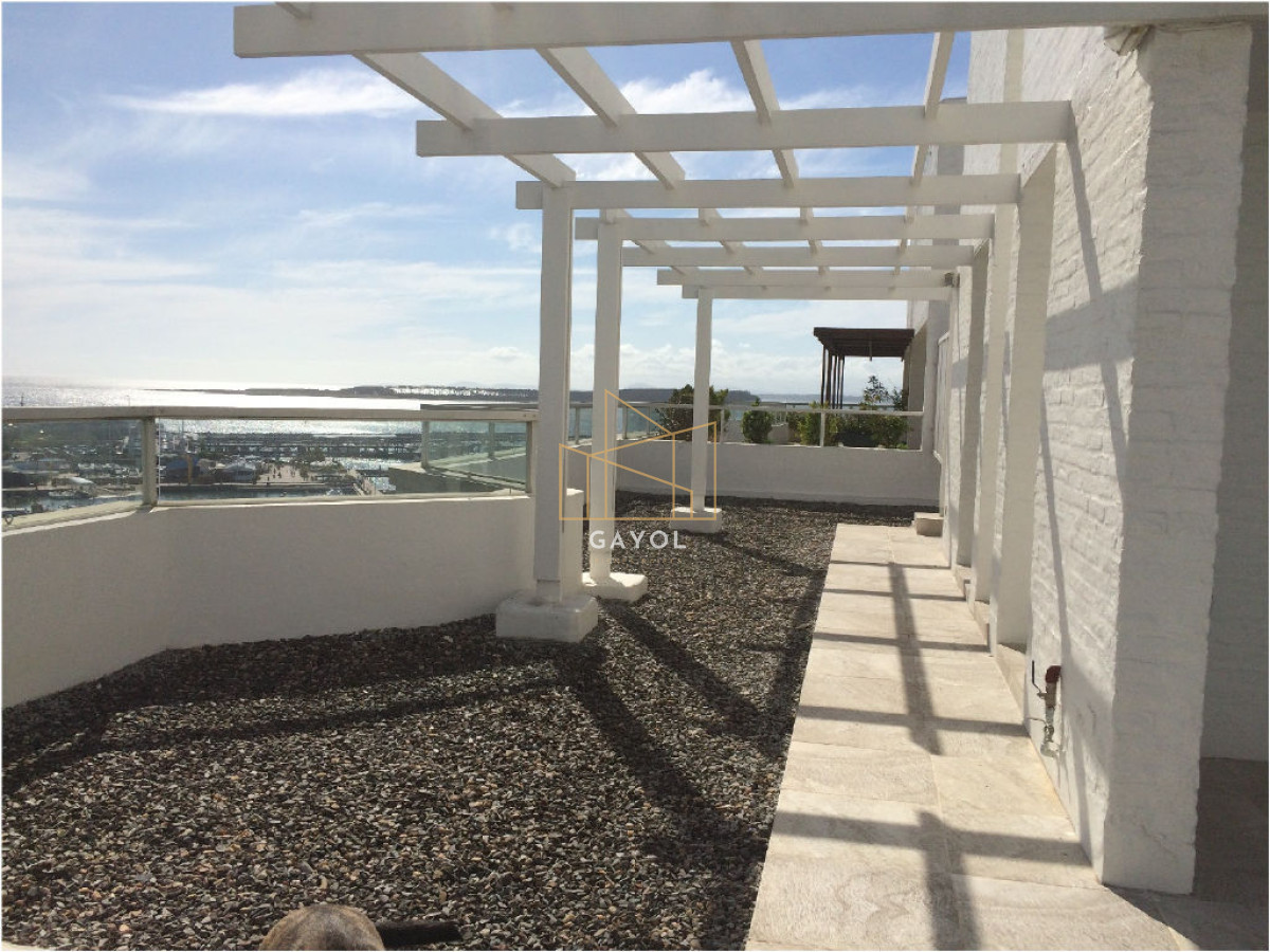 Apartamento ID.461 - Apartamento en venta de 2 dormitorios en Peninsula , Puerto , Punta del este 