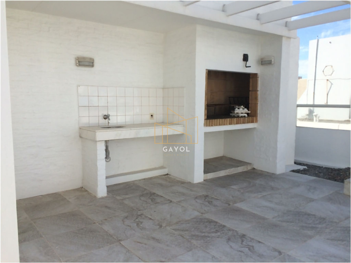 Apartamento ID.461 - Apartamento en venta de 2 dormitorios en Peninsula , Puerto , Punta del este 