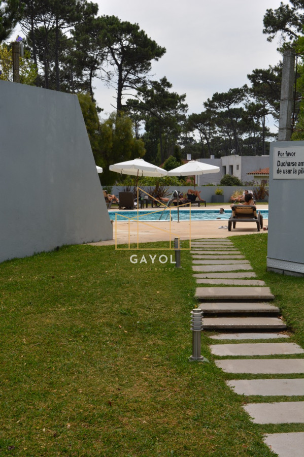 Apartamento ID.111 - Vende, Permuta apartamento por Casa en Punta del Este ! 