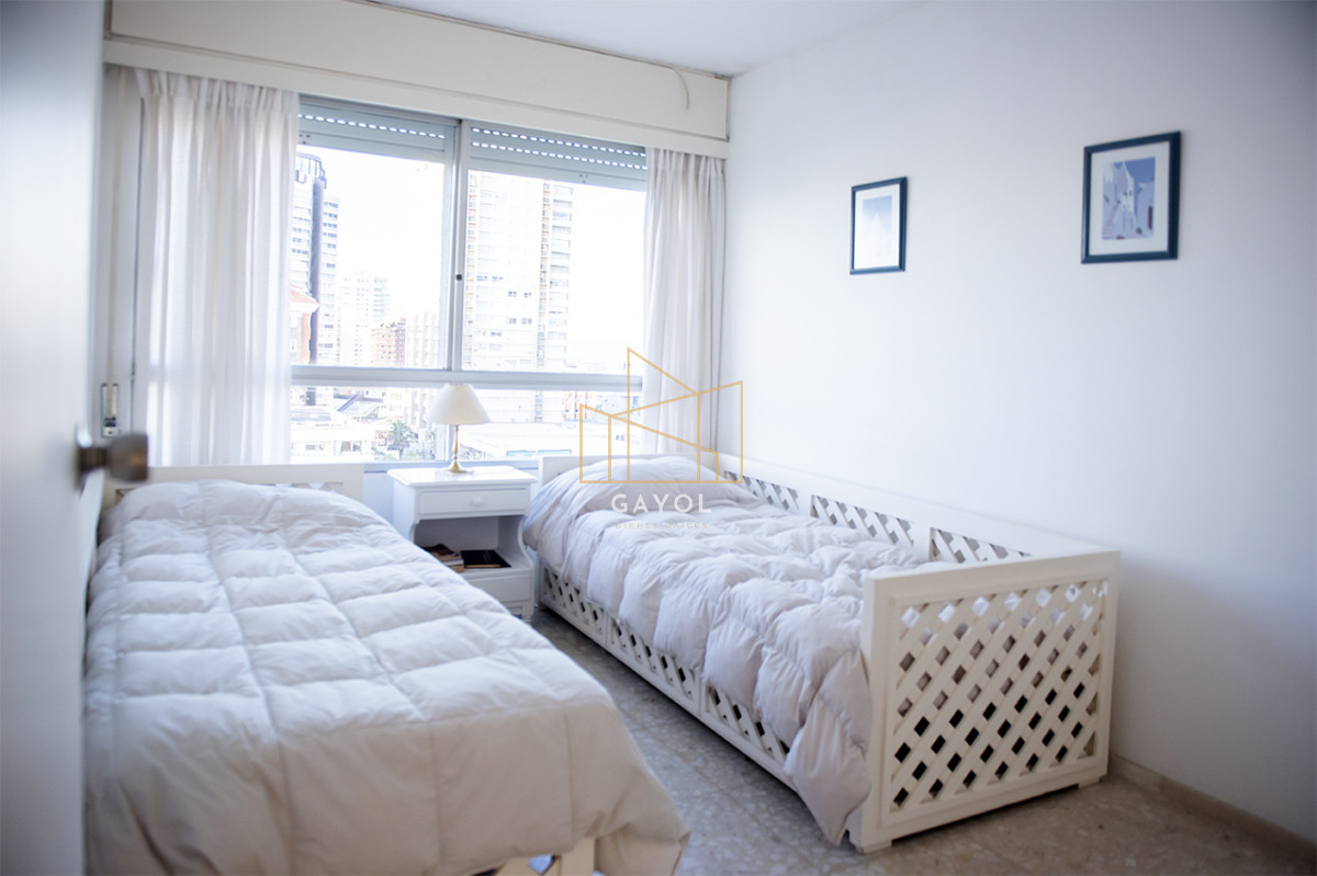 Apartamento ID.901 - Vende departamento de 3 dormitorios con vista al Puerto, Punta del Este