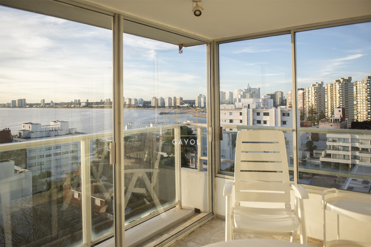 Apartamento ID.901 - Vende departamento de 3 dormitorios con vista al Puerto, Punta del Este