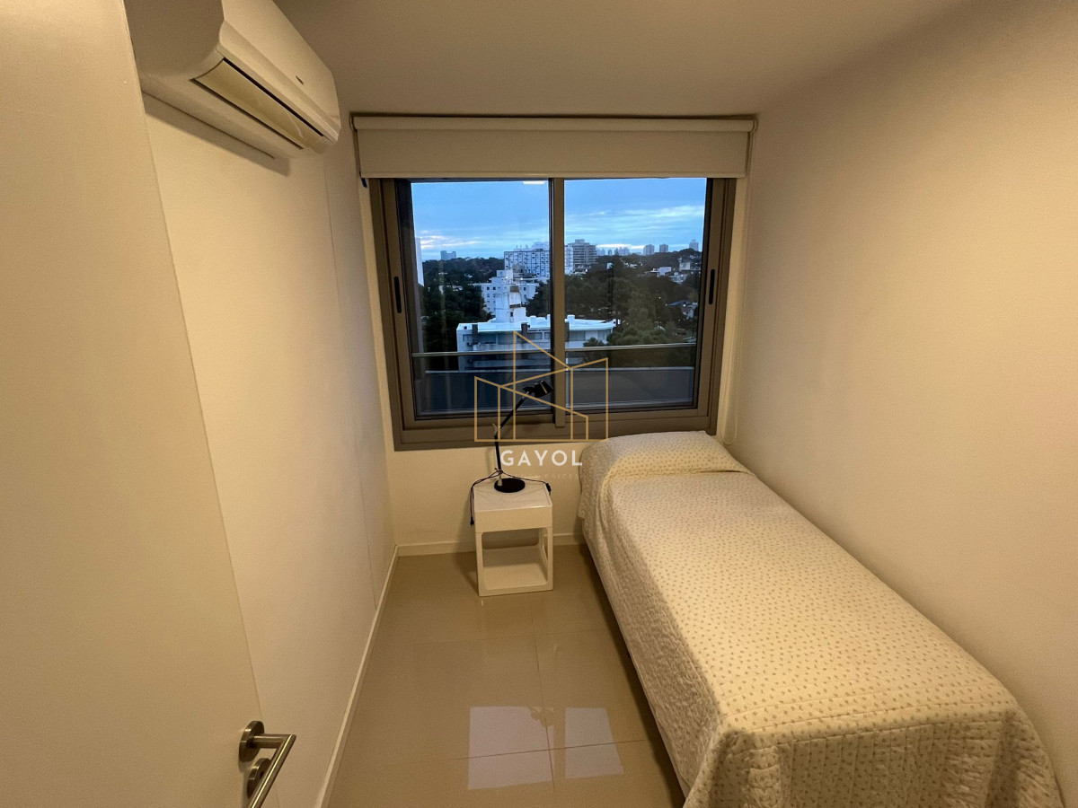 Apartamento ID.220 - Apartamento en Venta de 3 dormitorios en Aidy Grill , Punta del este 