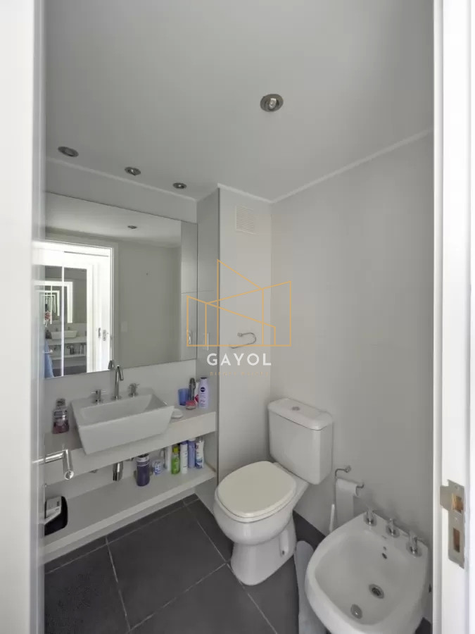 Apartamento ID.93 - Piso alto en venta en Ocean Drive - 2 dorm 2 baños