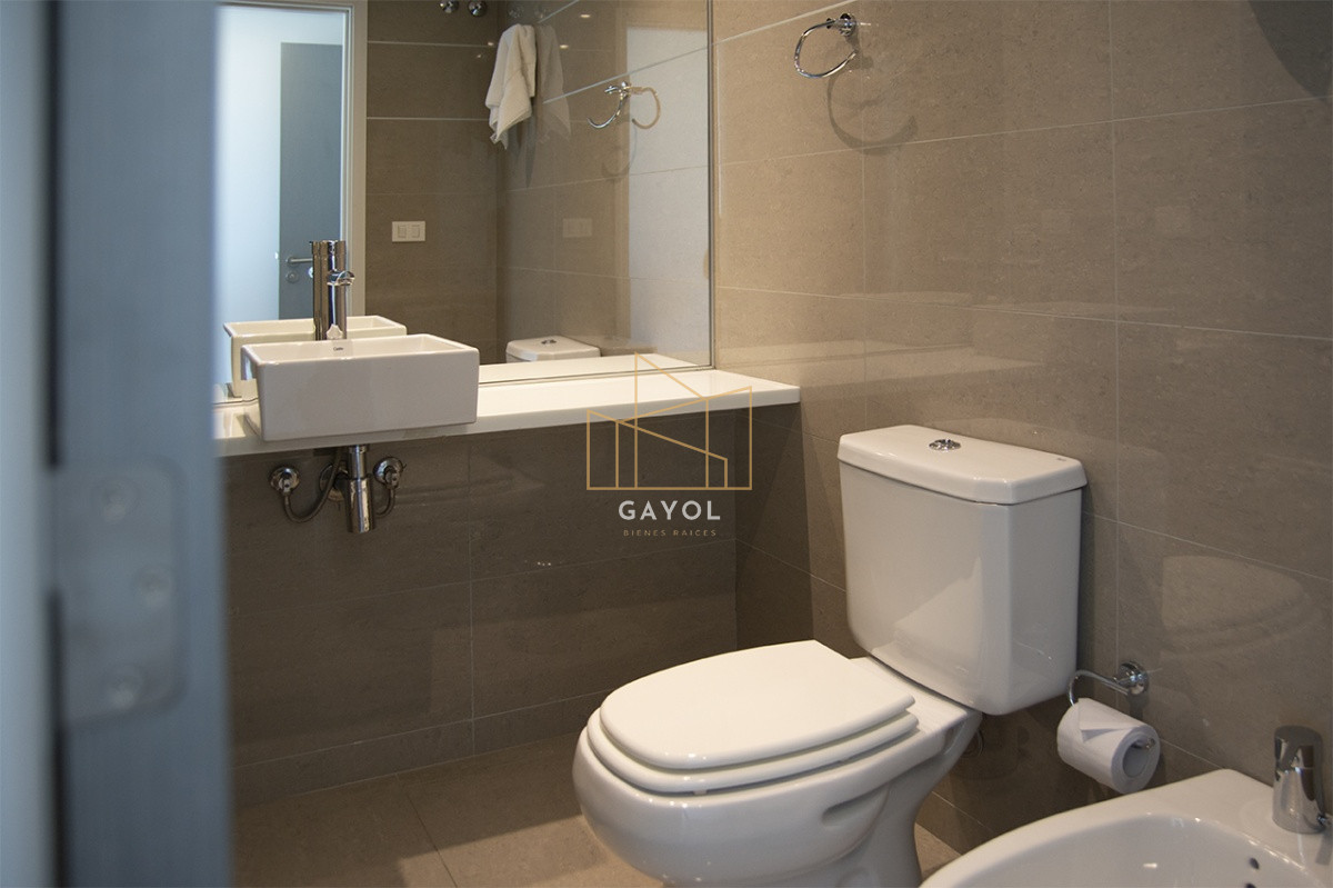 Apartamento ID.136 - Departamento de 2 suites en venta en Alexander Boulevard, Playa Mansa