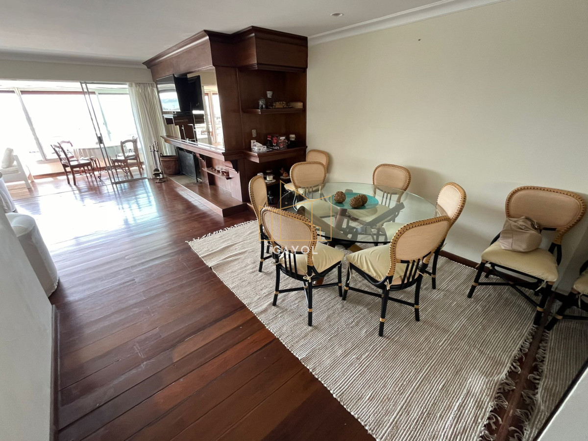 Apartamento ID.906 - Departamento con vista unica frente al puerto,  4 dormitorios