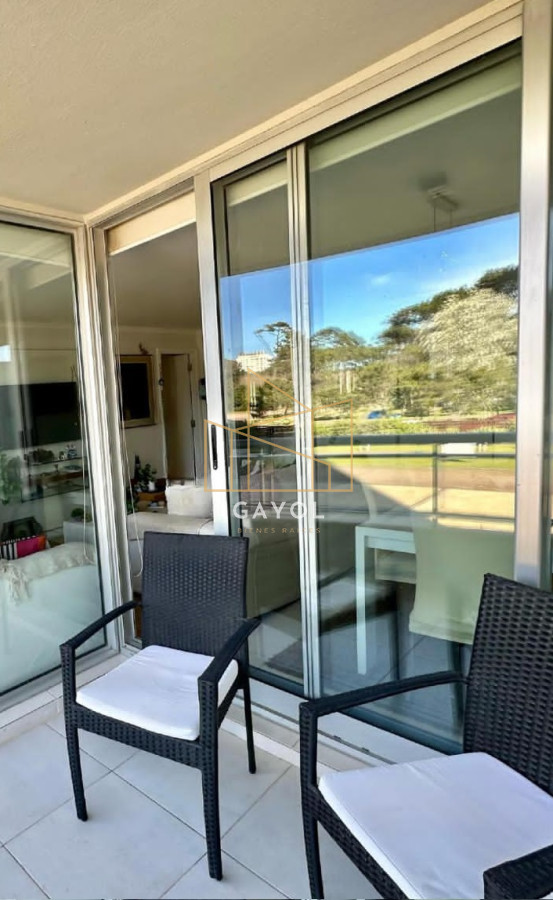 Apartamento ID.351 - Se vende excelente apartamento con vista inigualable en Roosevelt, Punta del Este, de 2 dormitorios.