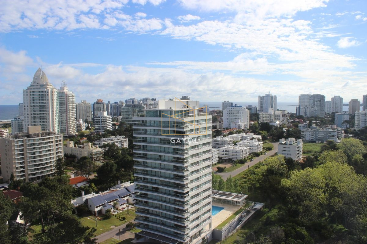 Apartamento ID.126 - ALQUILER EN ENERO EN TORRE ONE II, VISTA AL MAR, MUY BUENOS AMENITIES