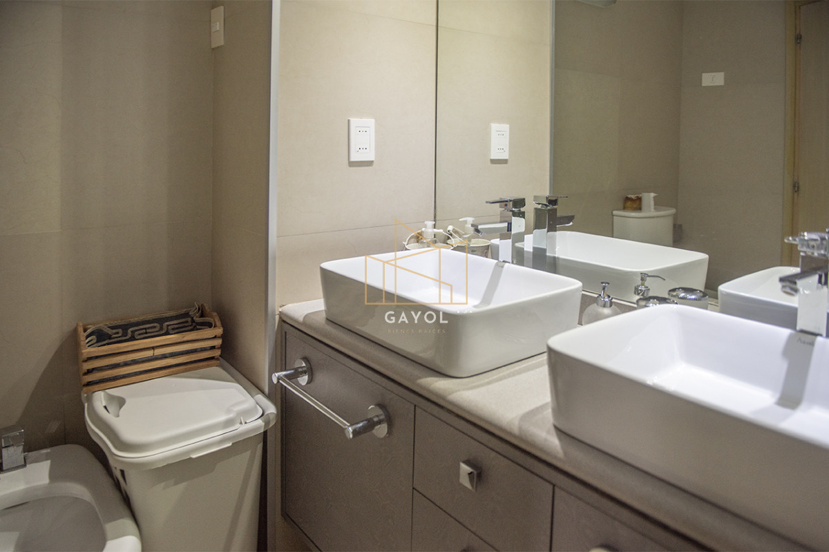 Apartamento ID.904 - Vende apartamento de 3 dormitorios en Mansa, Punta del Este.