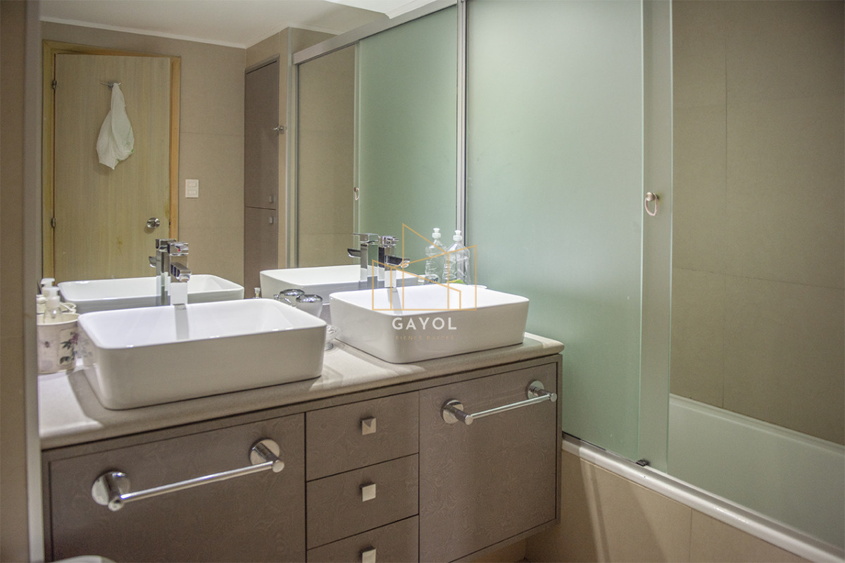 Apartamento ID.904 - Vende apartamento de 3 dormitorios en Mansa, Punta del Este.