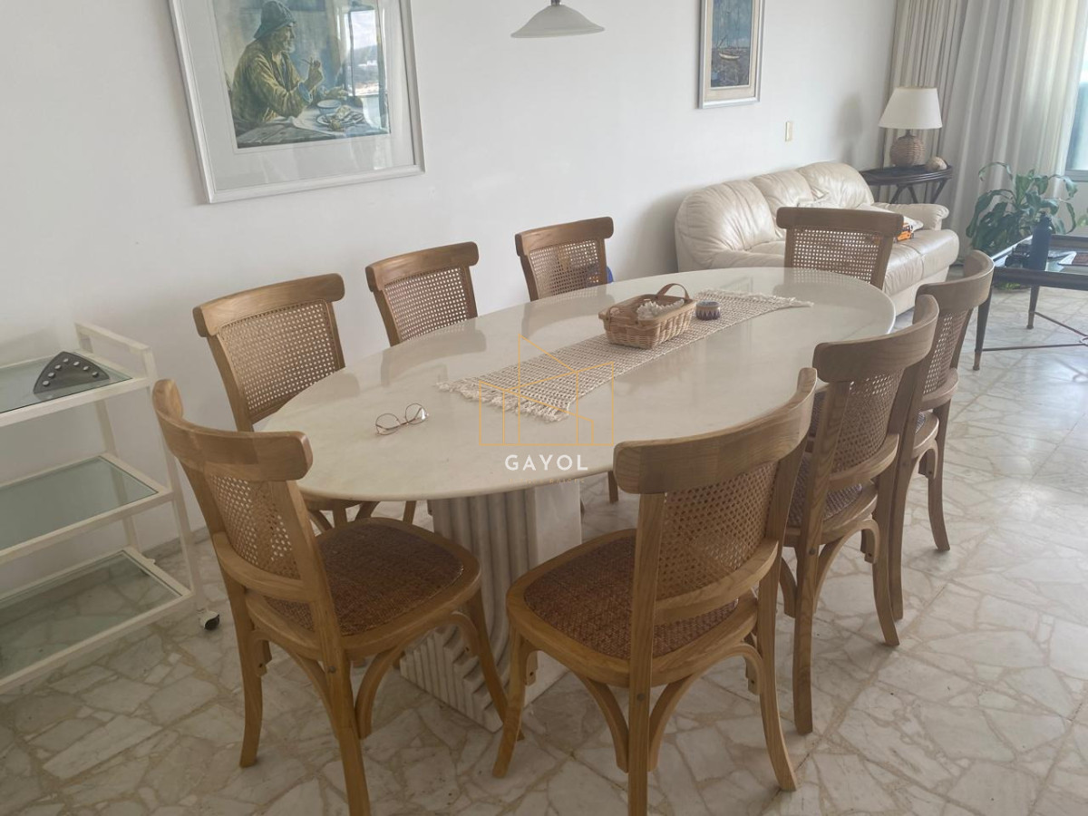 Apartamento ID.901 - Vende departamento de 3 dormitorios con vista al Puerto, Punta del Este