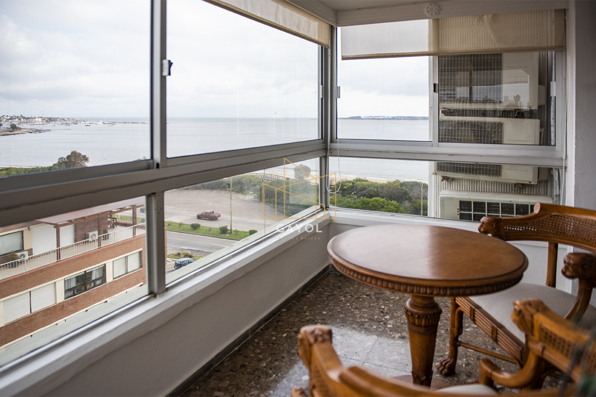 Apartamento ID.904 - Vende apartamento de 3 dormitorios en Mansa, Punta del Este.