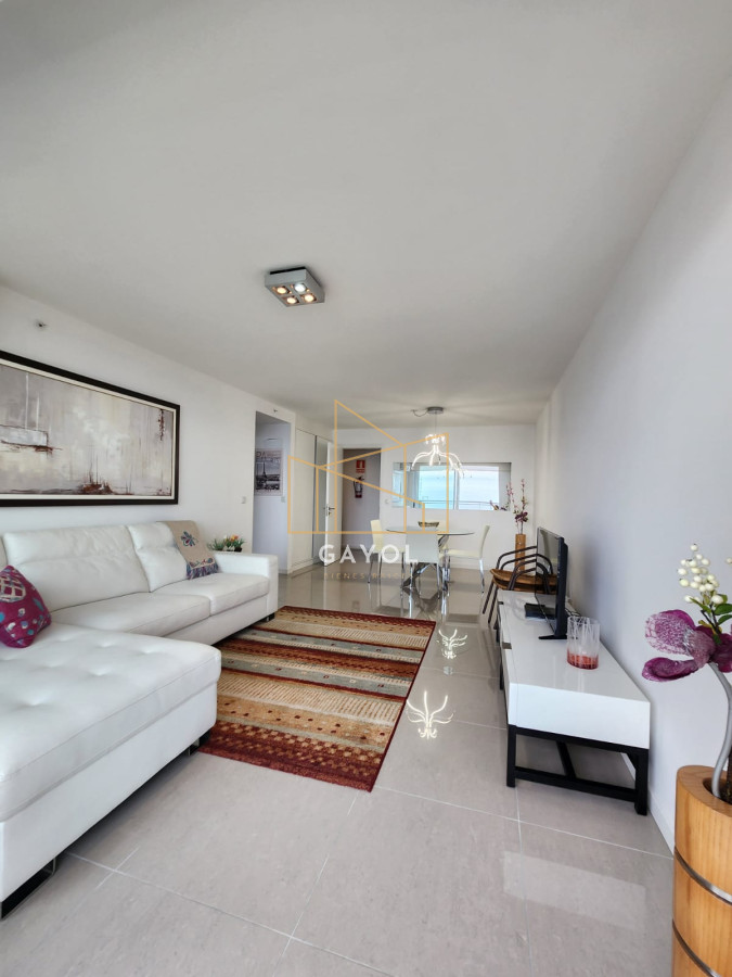 Apartamento ID.110 - Apartamento en venta en torre One, 1 dormitorio amueblado, vista al mar, playa brava 