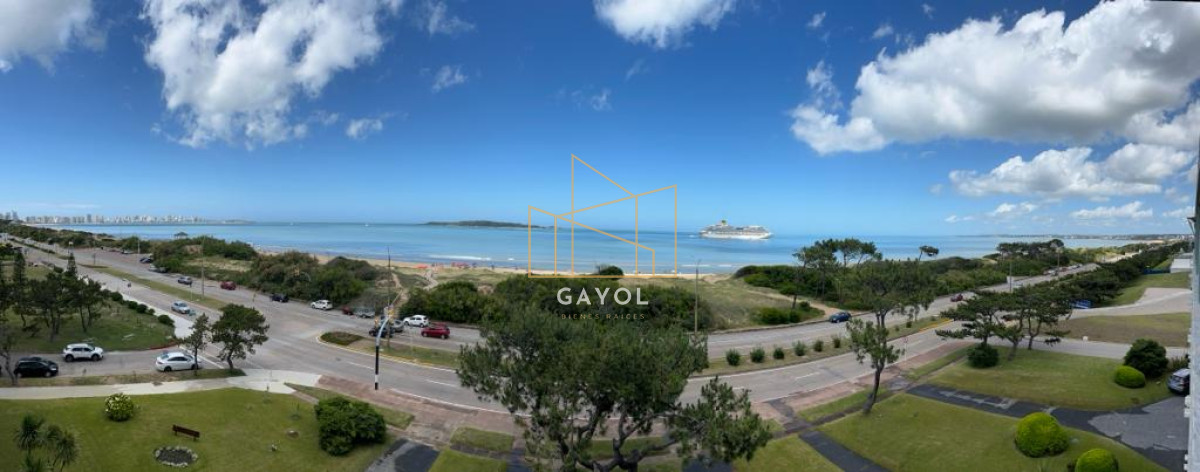 Apartamento ID.300 - Apartamento de 2 dormitorios con vista frente al mar en edificio Samambai, Playa Mansa , Punta del ese 