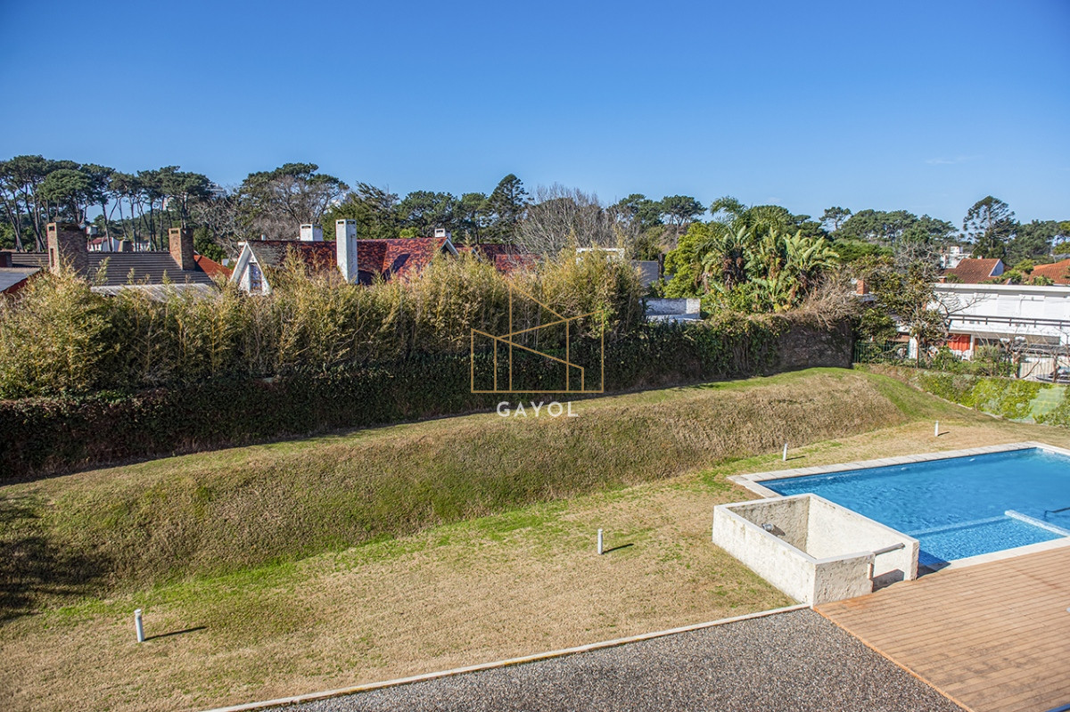 Apartamento ID.818 - Departamento de 2 dormitorios en venta proximo a Playa Mansa, Punta del Este