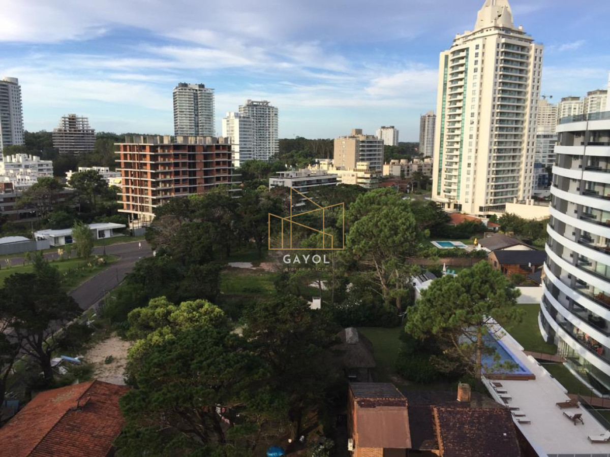 Apartamento ID.463 - Apartamento de 2 dormitorios en edificio Chronos , Punta del este  