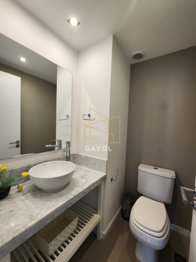 Apartamento ID.110 - Apartamento en venta en torre One, 1 dormitorio amueblado, vista al mar, playa brava 