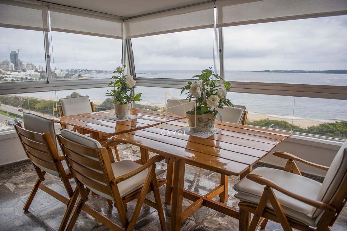 Apartamento ID.904 - Vende apartamento de 3 dormitorios en Mansa, Punta del Este.