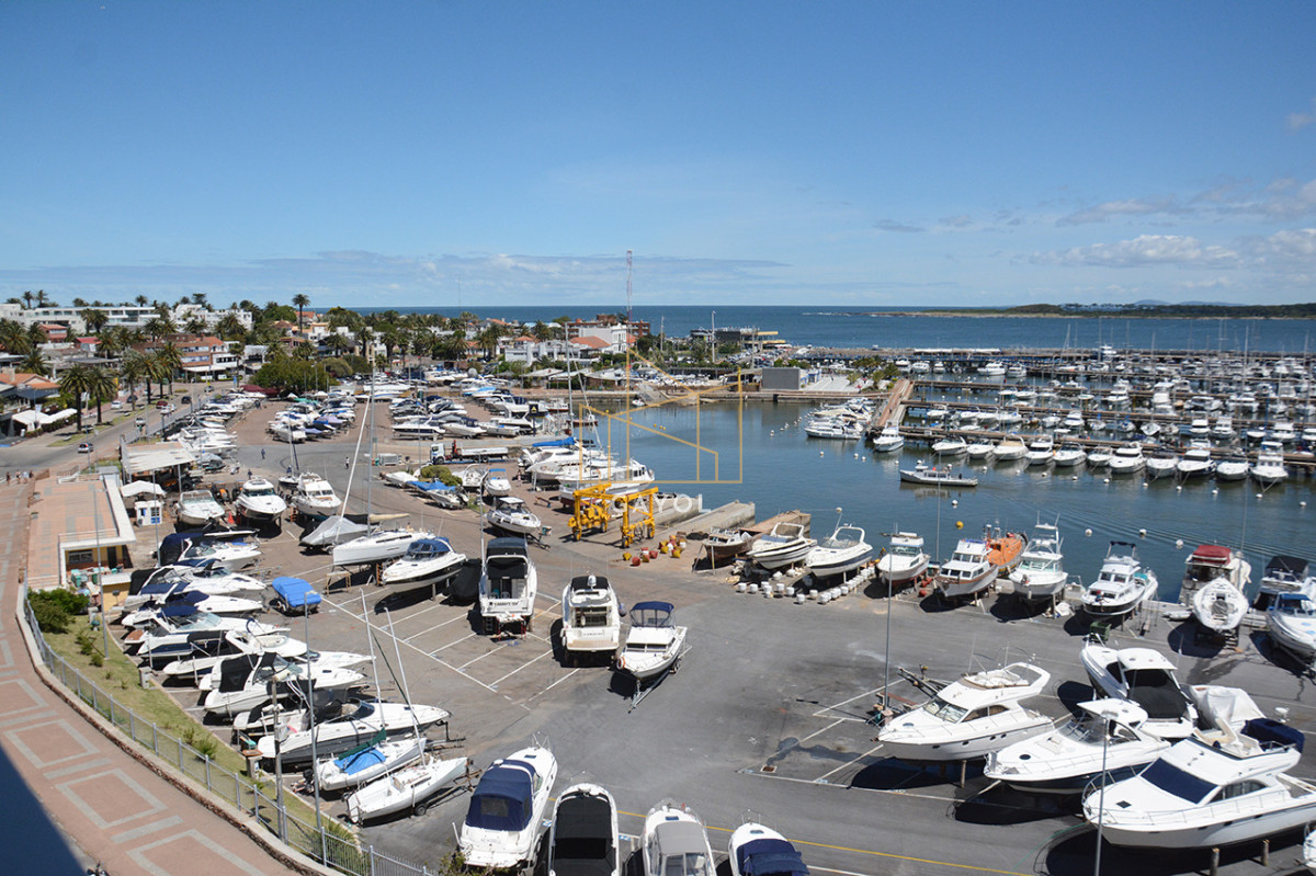 Apartamento ID.1028 - Espectacular apartamento en alquiler frente al puerto 