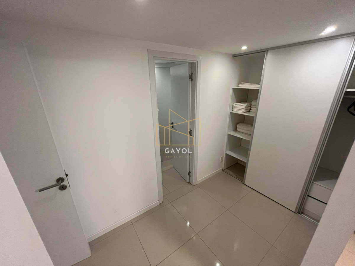 Apartamento ID.220 - Apartamento en Venta de 3 dormitorios en Aidy Grill , Punta del este 