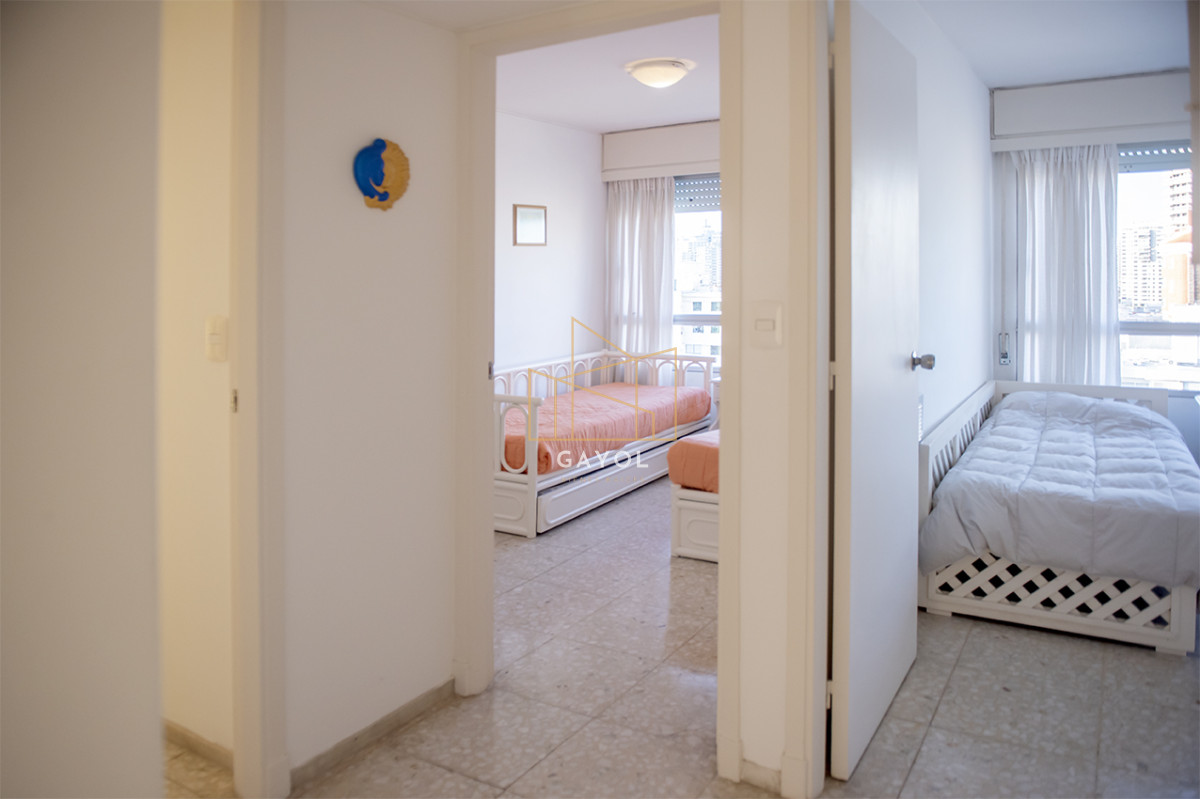 Apartamento ID.901 - Vende departamento de 3 dormitorios con vista al Puerto, Punta del Este