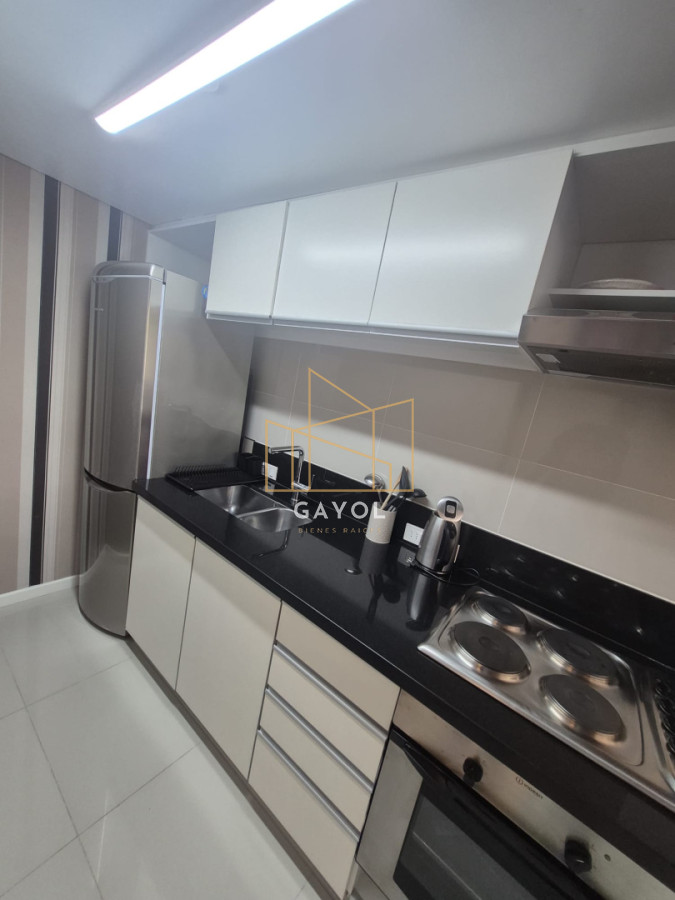 Apartamento ID.1220 - Apartamento en Venta de 2 dormitorios en Punta del Este Sobre Roosevelt