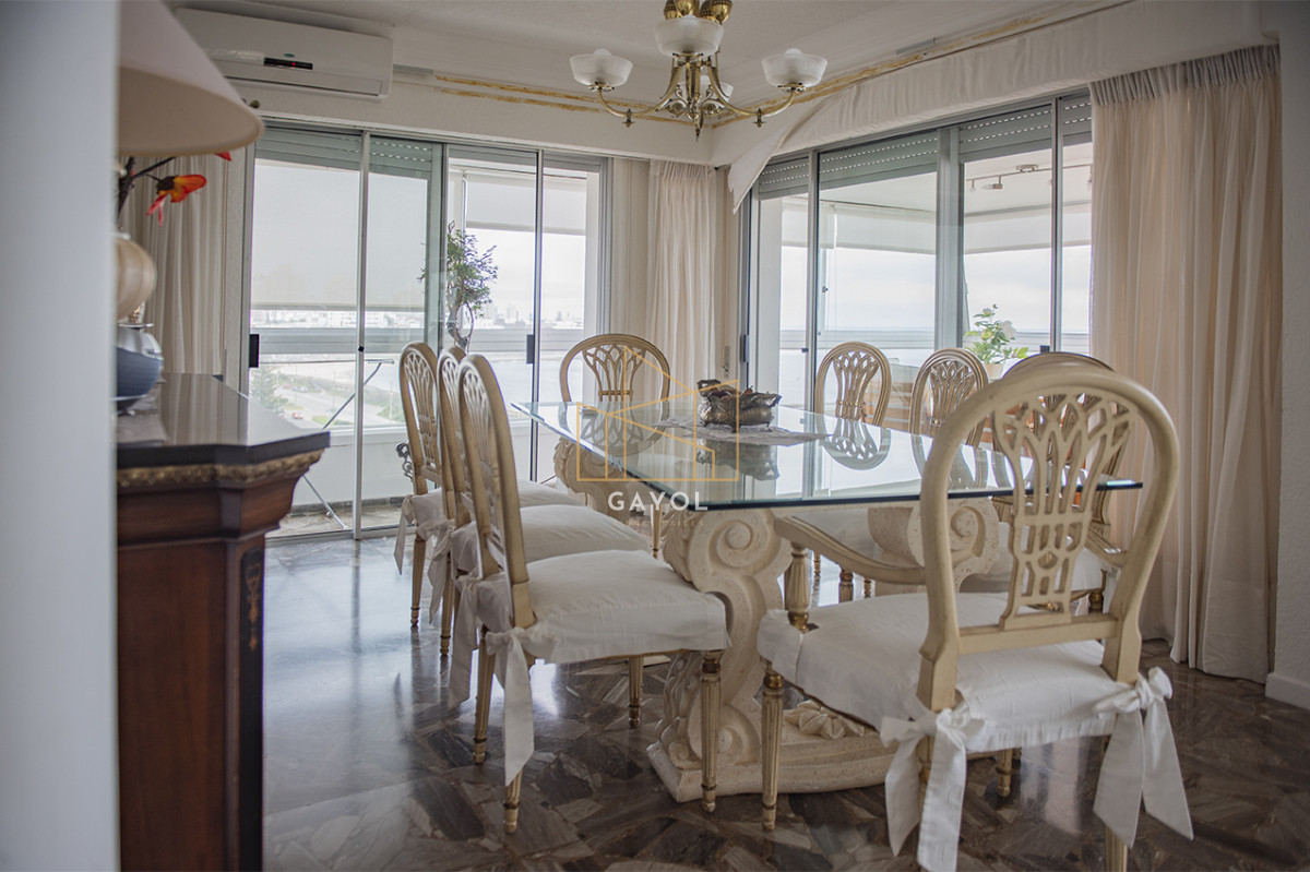 Apartamento ID.904 - Vende apartamento de 3 dormitorios en Mansa, Punta del Este.