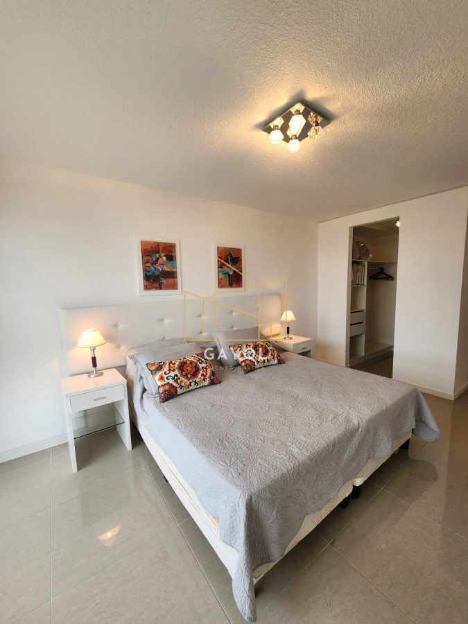 Apartamento ID.110 - Apartamento en venta en torre One, 1 dormitorio amueblado, vista al mar, playa brava 