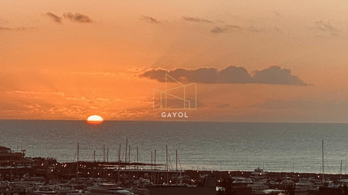 Apartamento ID.901 - Vende departamento de 3 dormitorios con vista al Puerto, Punta del Este