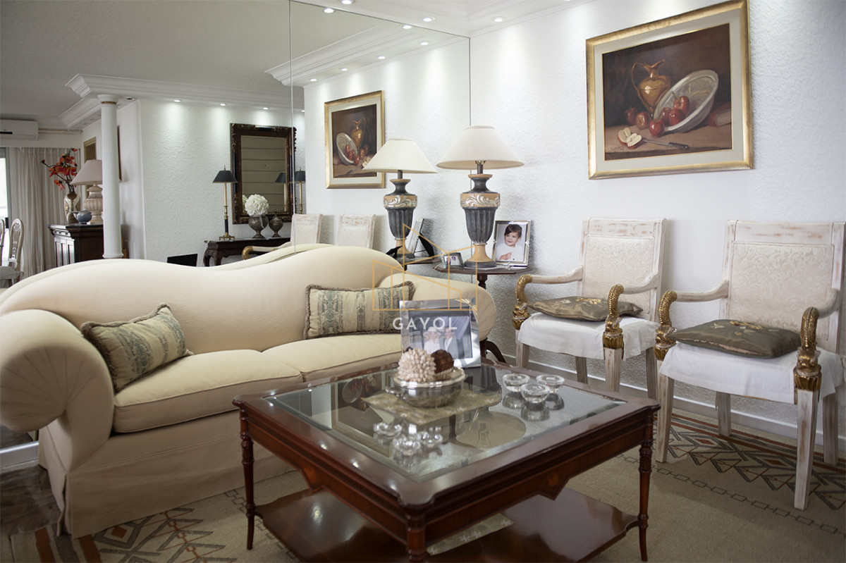 Apartamento ID.904 - Vende apartamento de 3 dormitorios en Mansa, Punta del Este.