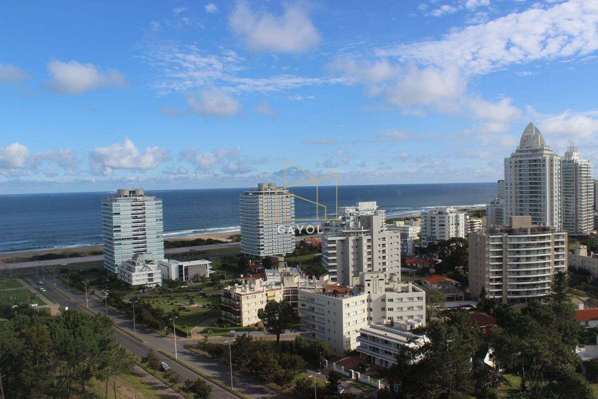 Apartamento ID.126 - ALQUILER EN ENERO EN TORRE ONE II, VISTA AL MAR, MUY BUENOS AMENITIES
