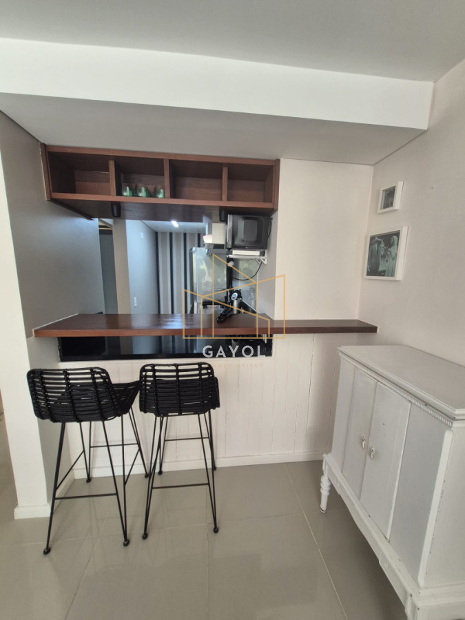 Apartamento ID.1220 - Apartamento en Venta de 2 dormitorios en Punta del Este Sobre Roosevelt