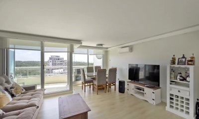 Piso alto en venta en Ocean Drive - 2 dorm 2 baños