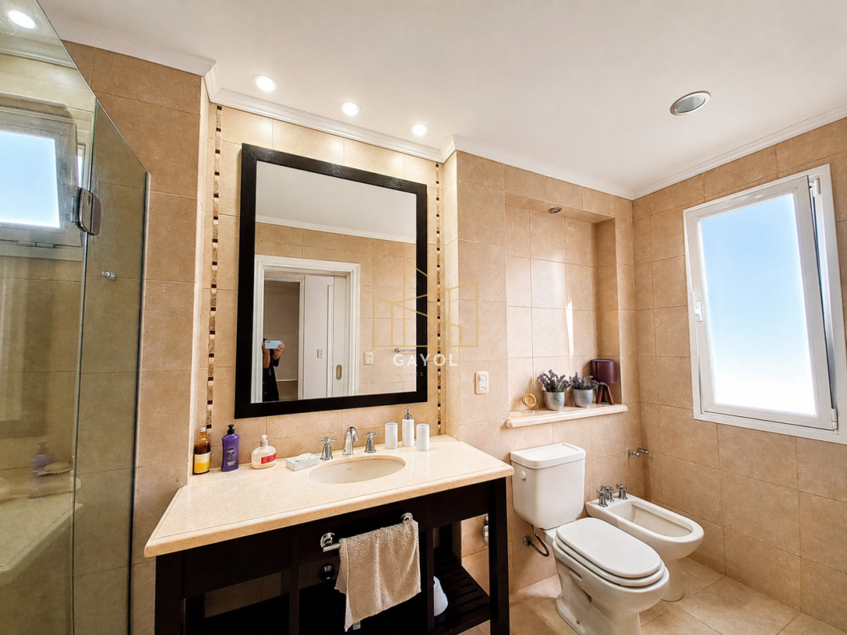 Casa ID.375 - Boulevard Park, Casa de 4 dormitaros con Piscina en VENTA .