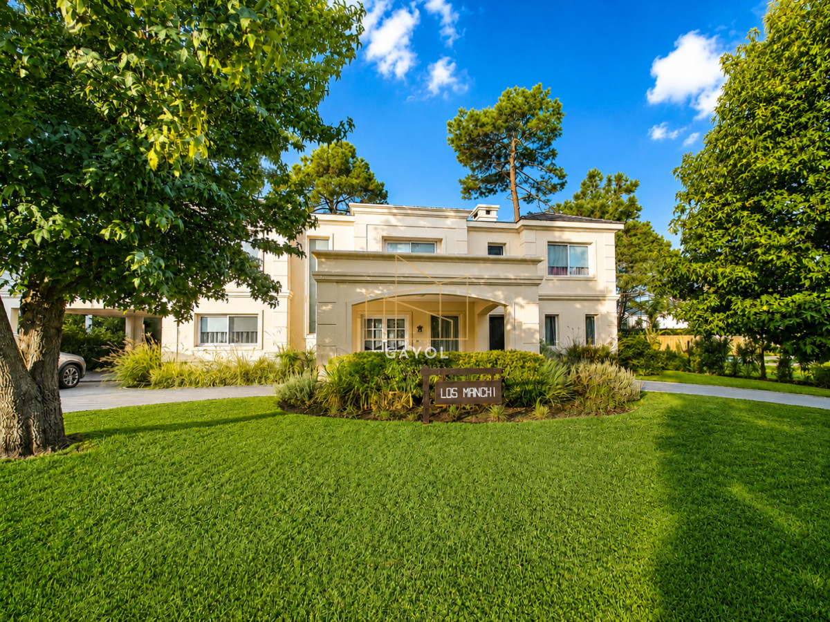 Casa ID.375 - Boulevard Park, Casa de 4 dormitaros con Piscina en VENTA .