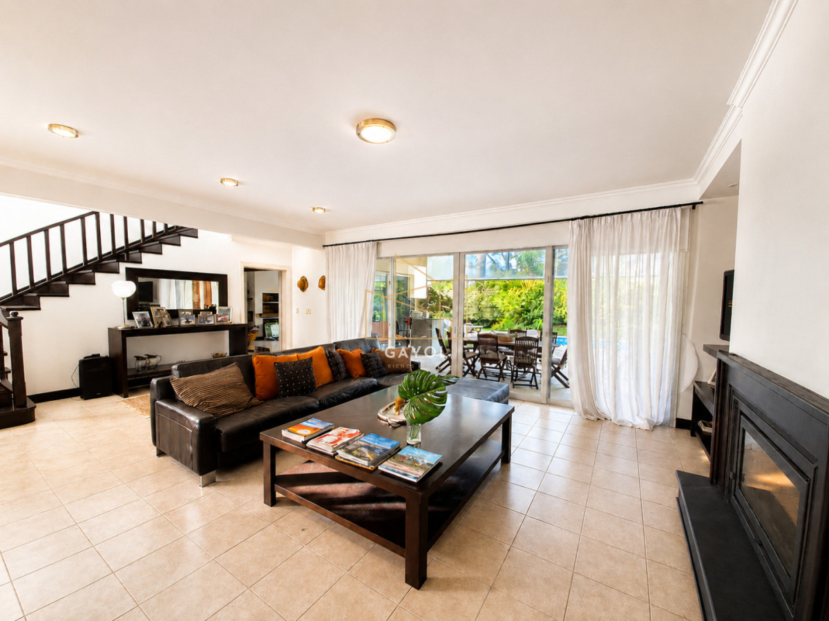Casa ID.375 - Boulevard Park, Casa de 4 dormitaros con Piscina en VENTA .