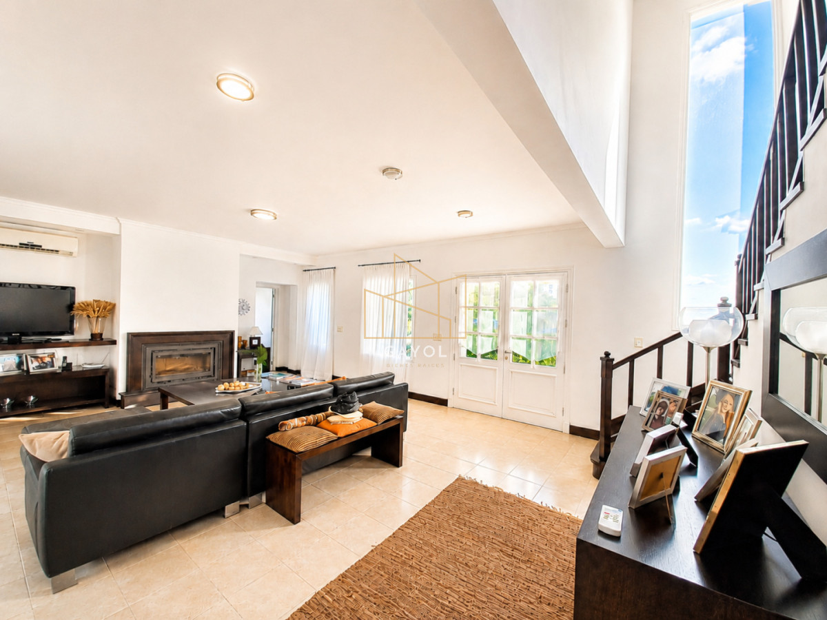 Casa ID.375 - Boulevard Park, Casa de 4 dormitaros con Piscina en VENTA .