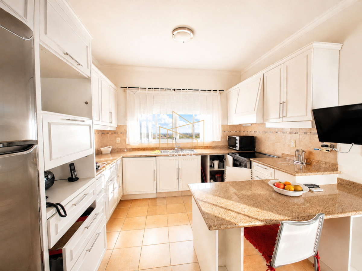Casa ID.375 - Boulevard Park, Casa de 4 dormitaros con Piscina en VENTA .