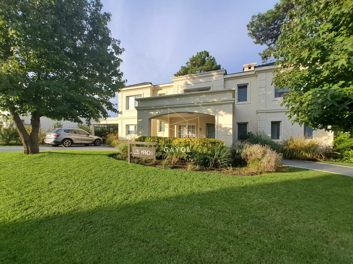 Casa ID.375 - Boulevard Park, Casa de 4 dormitaros con Piscina en VENTA .