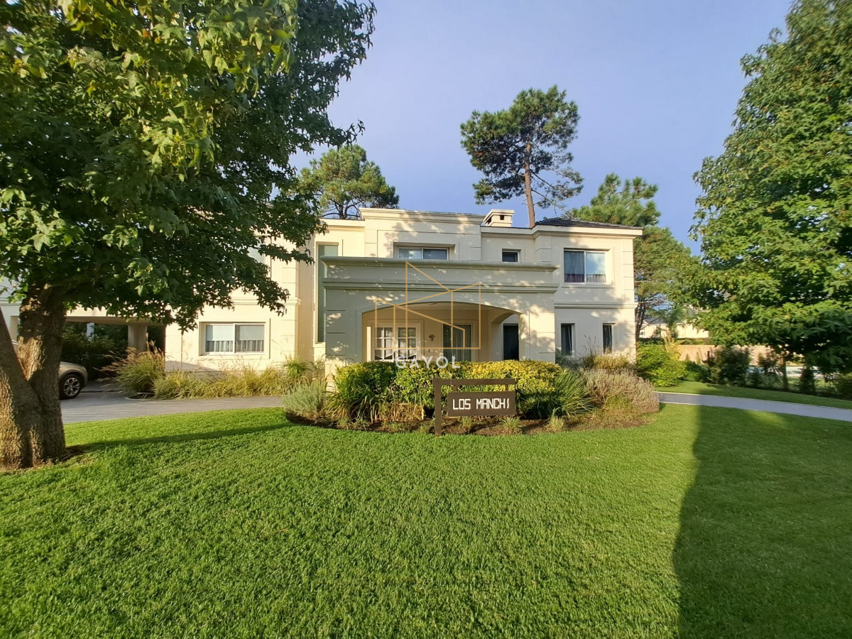 Casa ID.375 - Boulevard Park, Casa de 4 dormitaros con Piscina en VENTA .