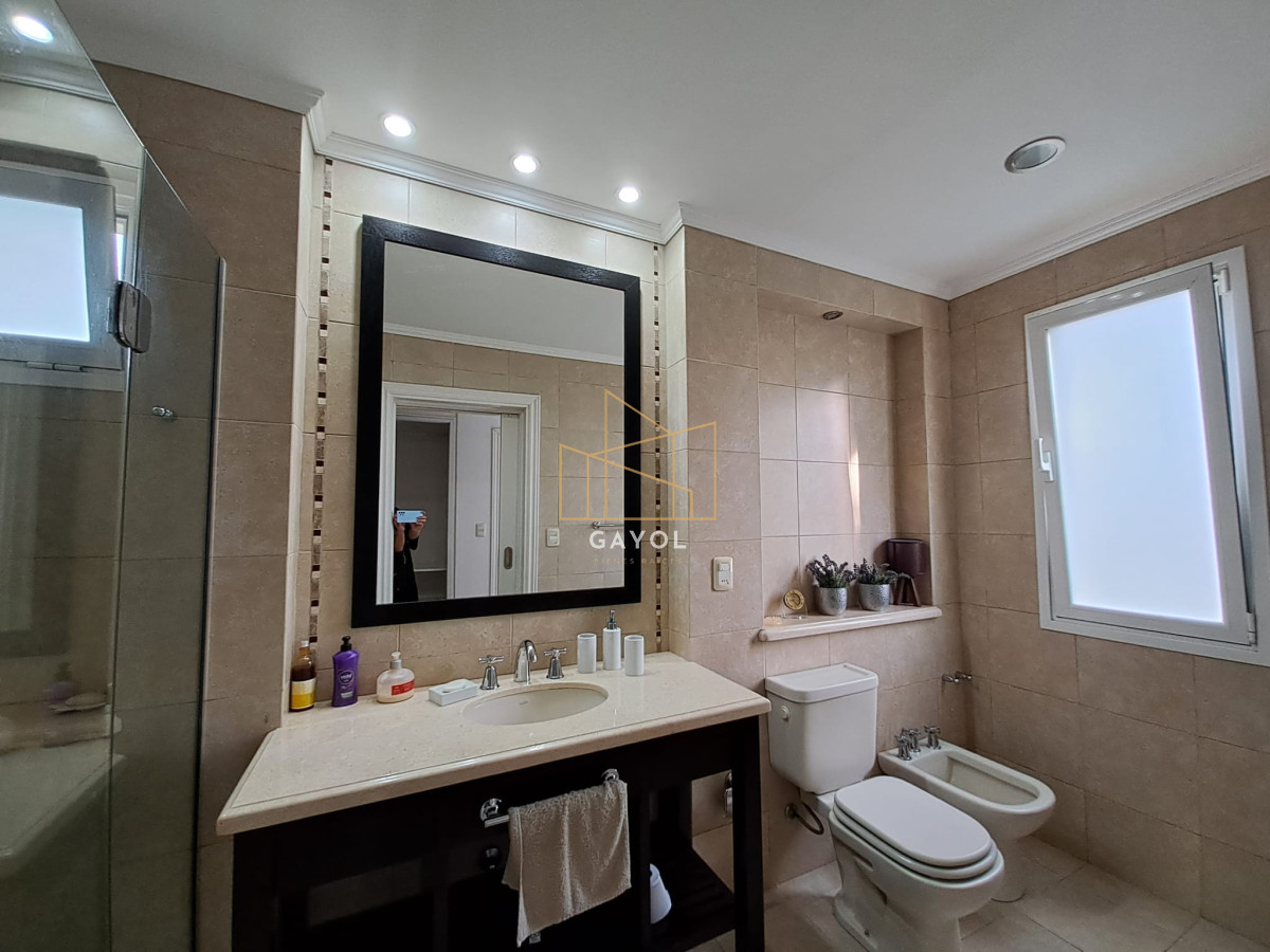 Casa ID.375 - Boulevard Park, Casa de 4 dormitaros con Piscina en VENTA .