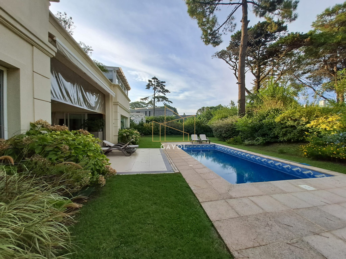 Casa ID.375 - Boulevard Park, Casa de 4 dormitaros con Piscina en VENTA .