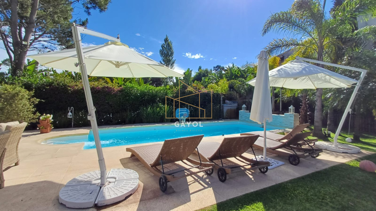 Casa ID.377 - Casa en vente en Alborada , Punta del este , Barrio privado