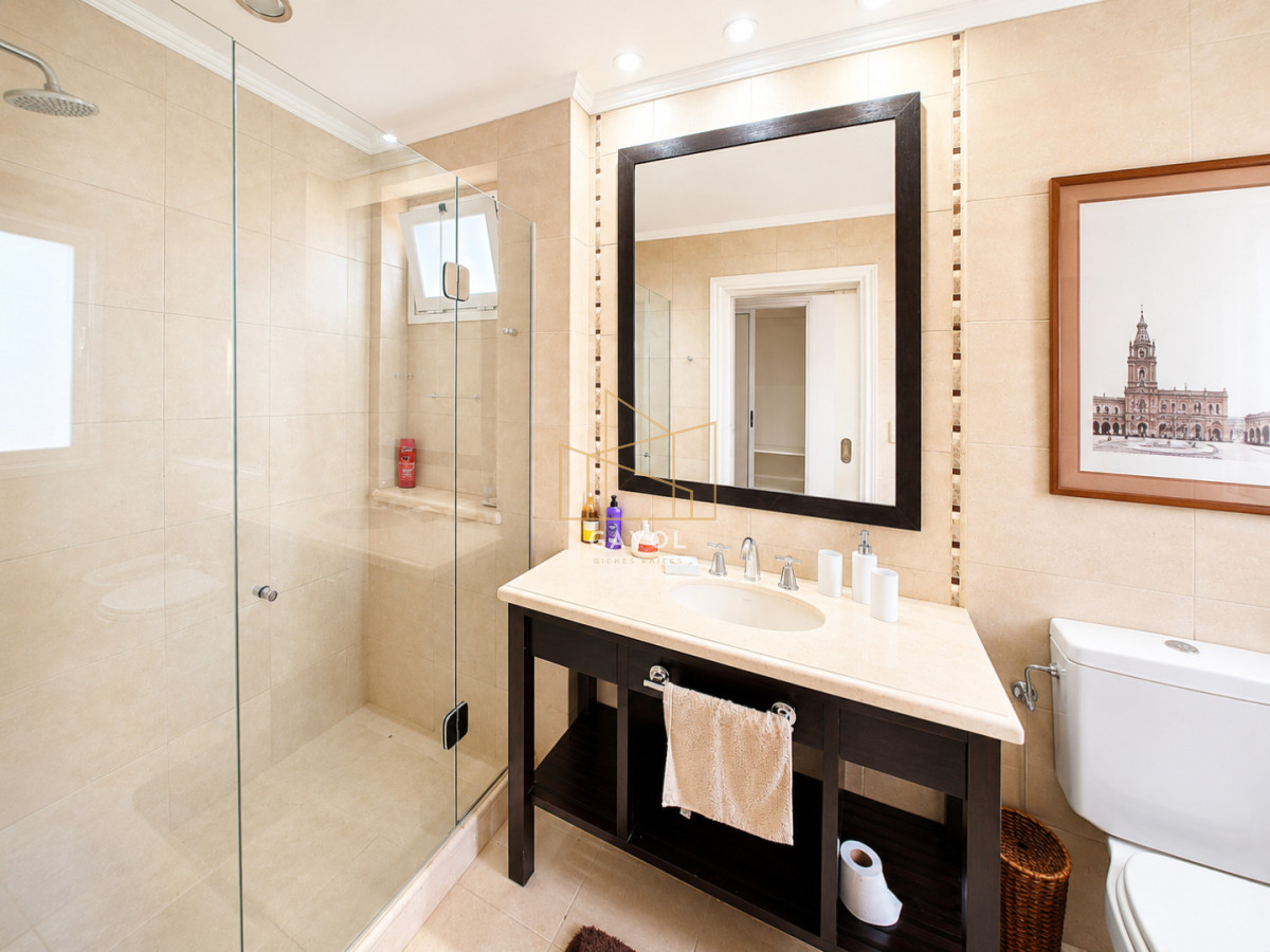 Casa ID.375 - Boulevard Park, Casa de 4 dormitaros con Piscina en VENTA .