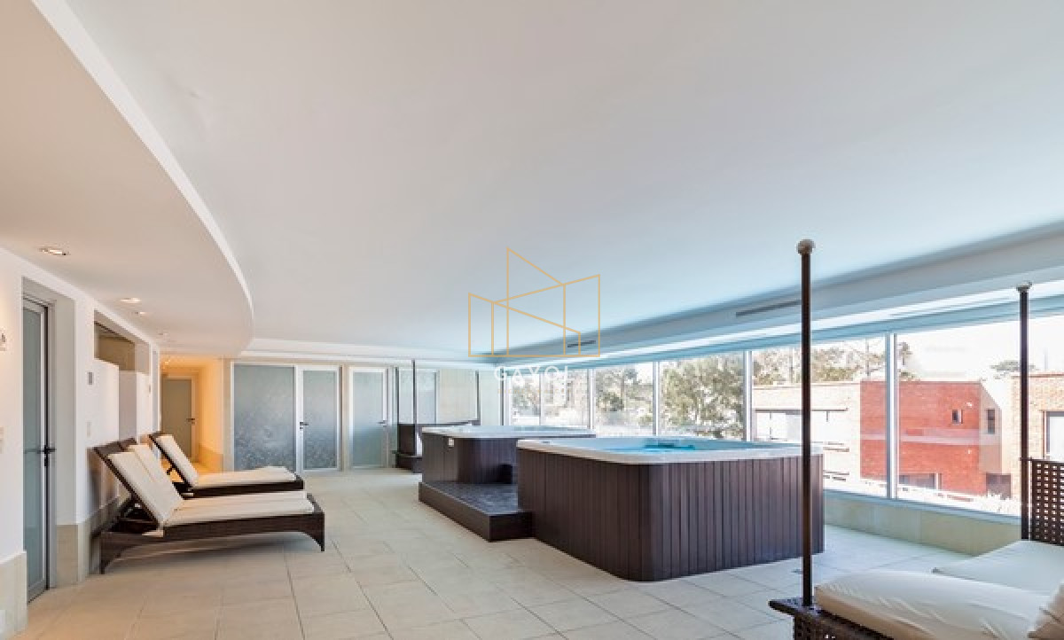 Apartamento ID.462 - Departamento de 2 dormitorios en venta en Seasons Tower, a metros del mar.