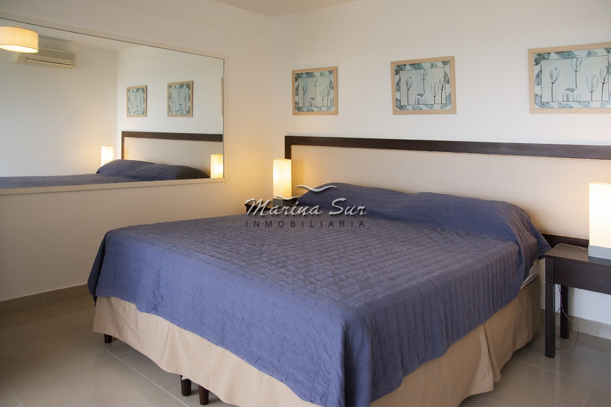 Apartamento ID.240 - Departamento frente a Playa Brava en venta. 3 suites. 